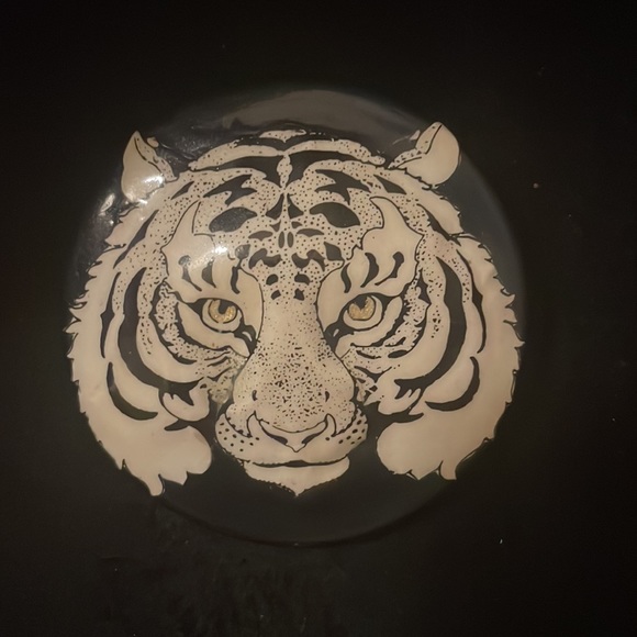 Tiger Pin- black & white-artist signed - Picture 3 of 5